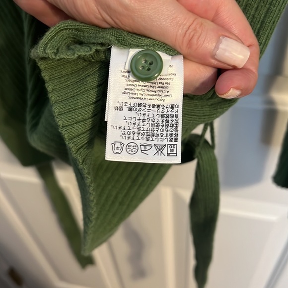 Eddie Bauer XL Belted cardigan with scalloped button down front - Picture 4 of 5